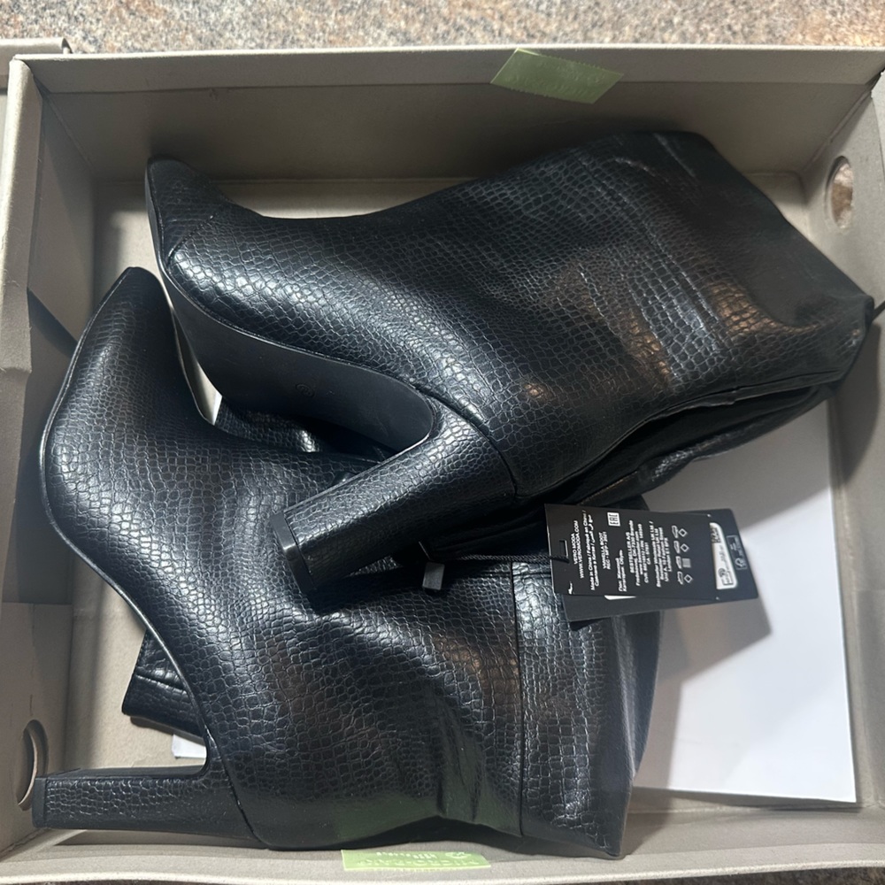 Black bootie heels from Vero Moda size 39